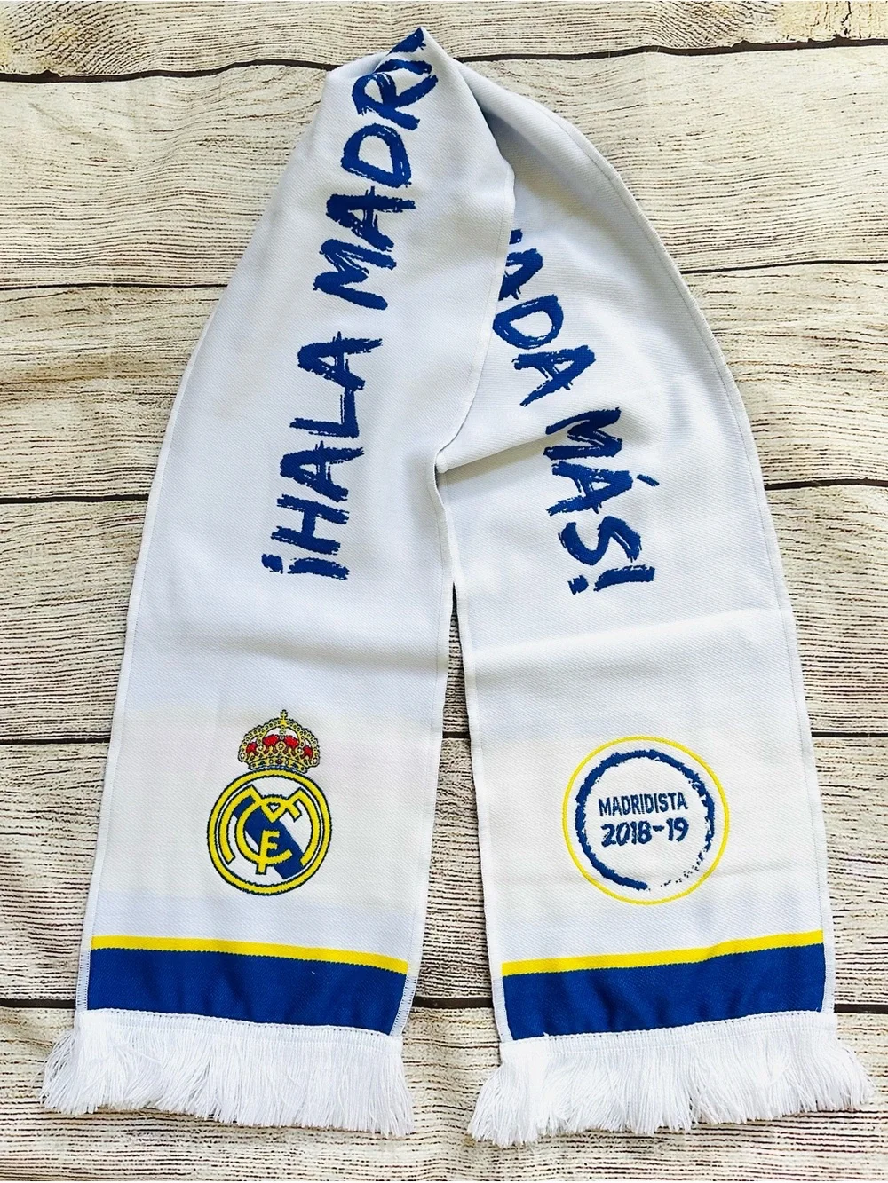 NEW Real Madrid 2018-19 Madridista Hala Madrid White Blue Woven Scarf